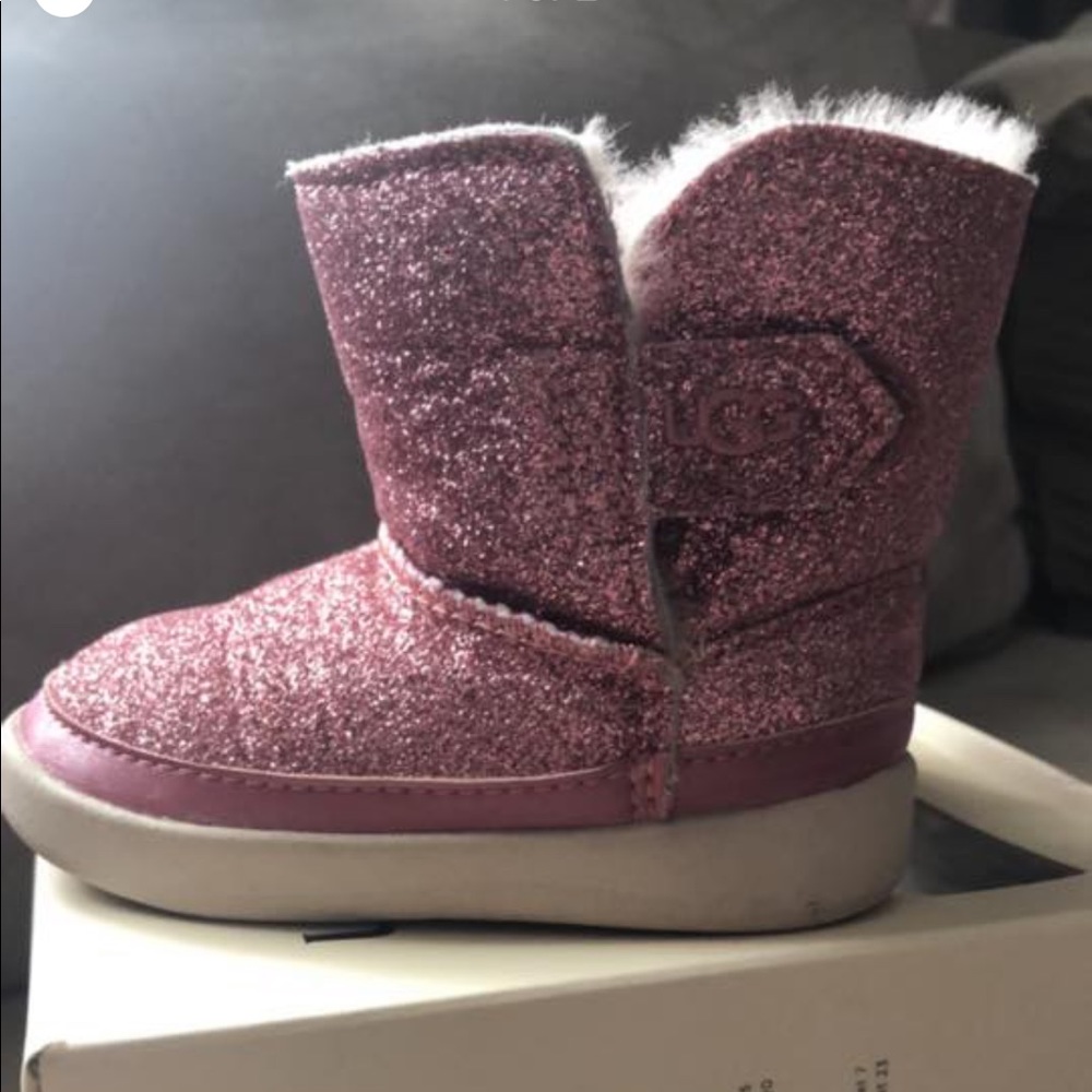 Infant Ugg pink boots size 4/5